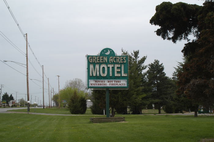 Green Acres Motel - 2003 Photo (newer photo)